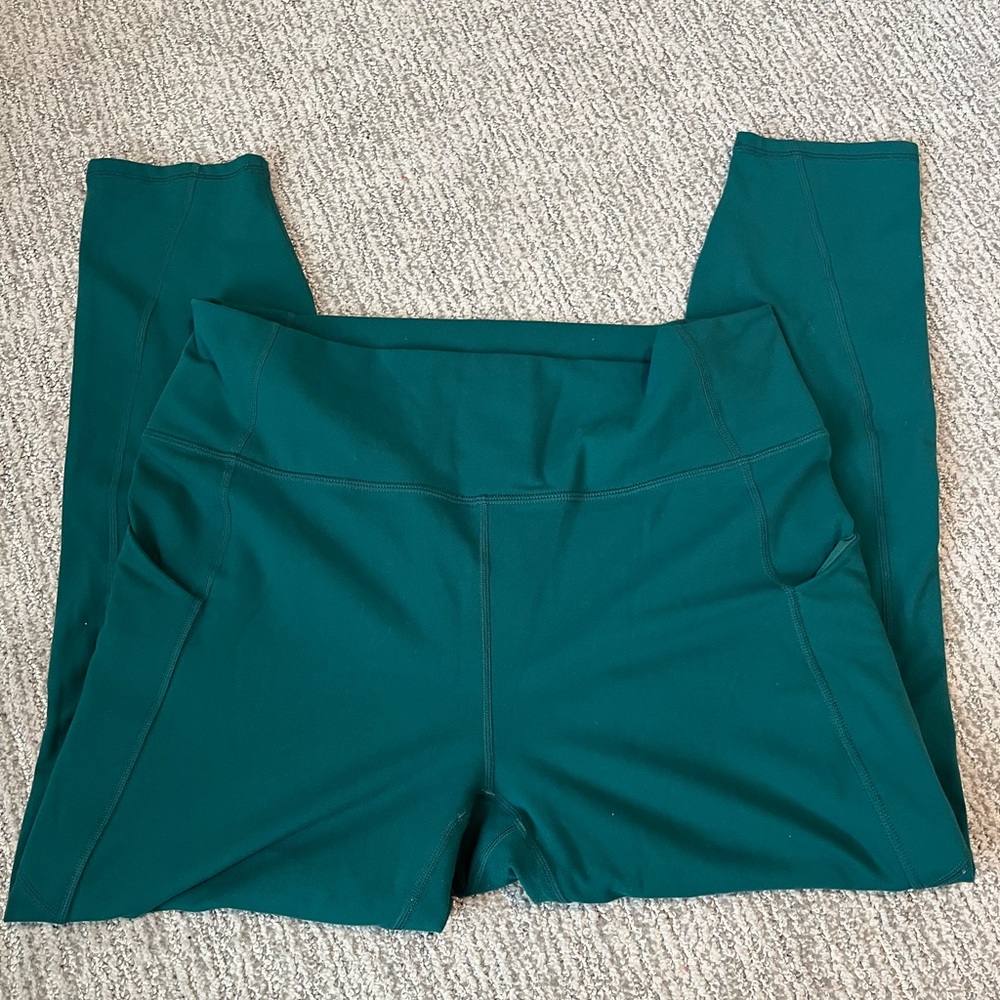 Green Fabletics leggings